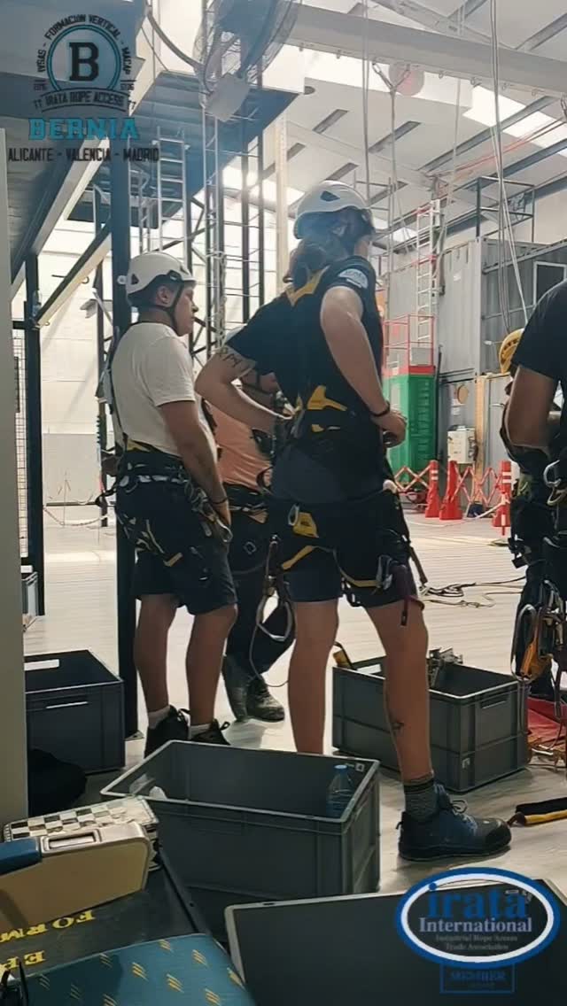 Estos años atras, impartir formación en Valencia durante el verano suponía enfrentarse a temperaturas difíciles tanto para alumnos como para instructores.

Hoy contamos con unas instalaciones climatizadas que permiten entrenar con comodidad, mantener la concentración y aprovechar al máximo cada hora de formación.

"Menos calor, más atención;
mejor ambiente, mejor formación." ❄️

Porque la calidad de una formación no depende solo del contenido, sino también del entorno en el que se aprende.
.